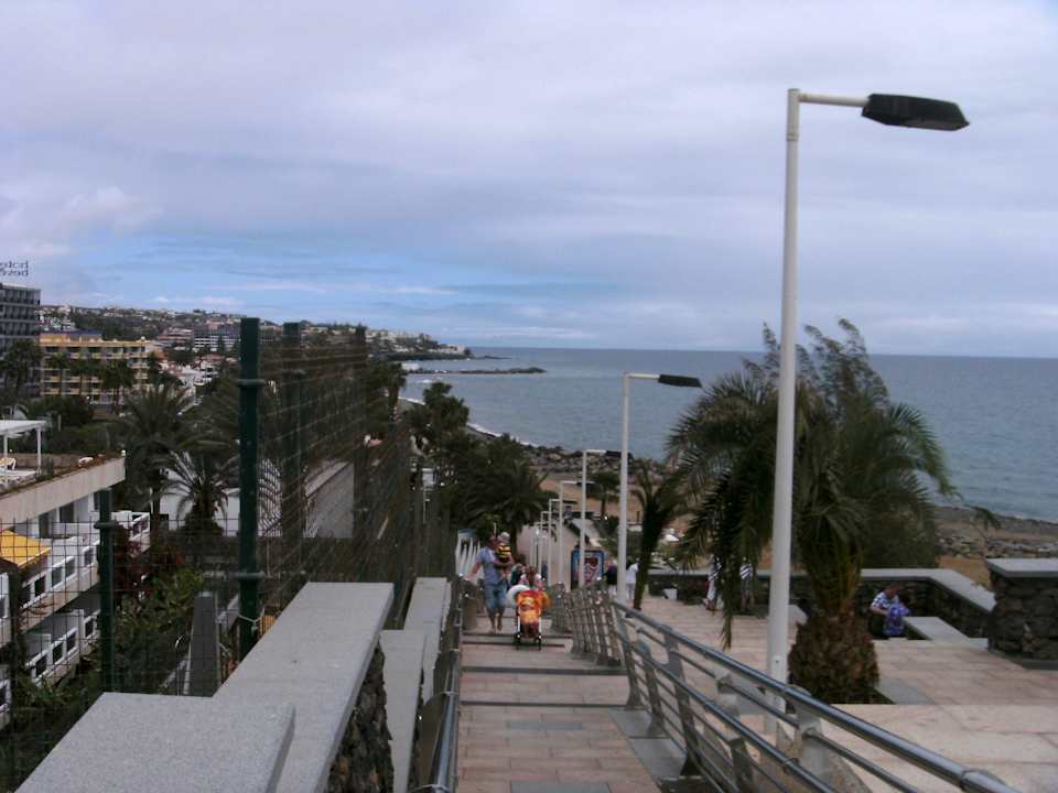 Promenade vor dem Europalace Ostern 2012 Hotel Europalace