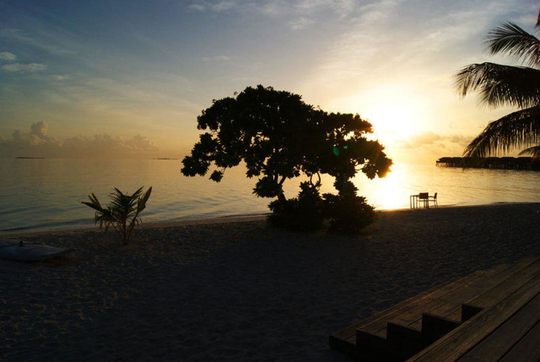Sonnenuntergang Südwesten Vilamendhoo Island Resort & Spa