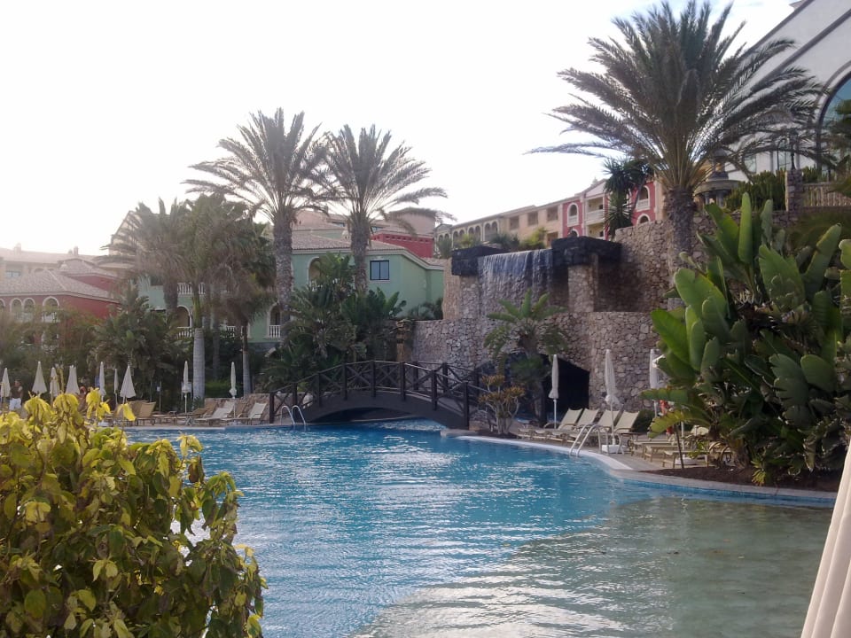 Pool and cascade R2 Rio Calma Hotel & Spa & Conference