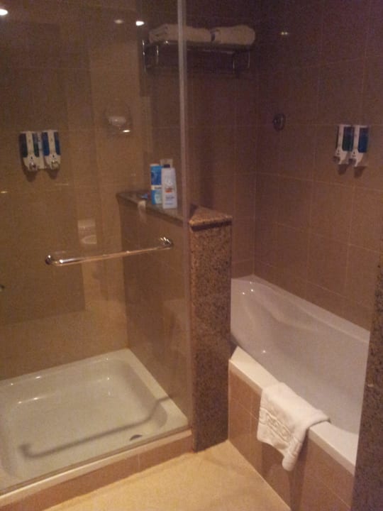 Dusche und Badewanne Stella Garden Resort & Spa, Makadi Bay
