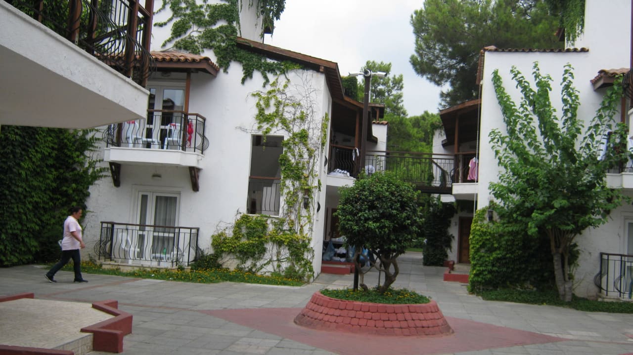 Номера возле главного бассейна Club Marco Polo