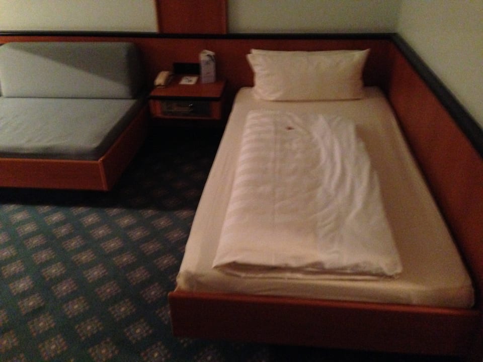 Single Bett Leonardo Hotel Munich City North