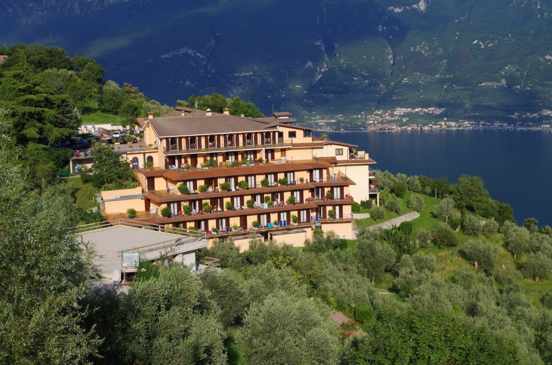 Hotelansicht von der Zufahrt Park Hotel Zanzanu