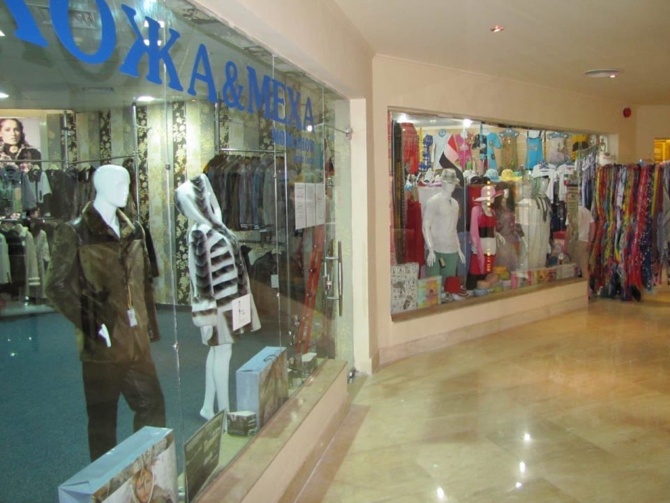 Sklepiki w lobby Rehana Royal Beach Resort Aqua Park & Spa