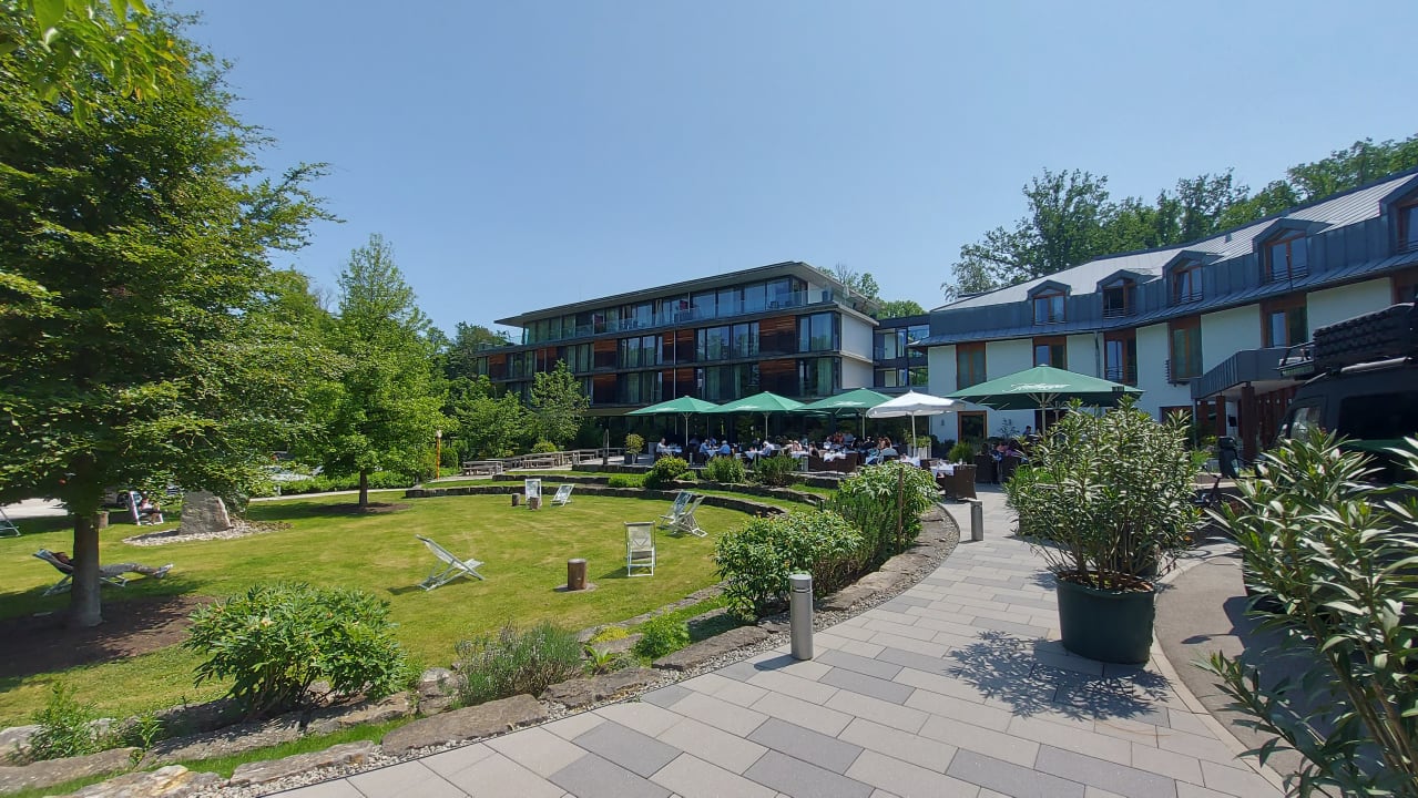 Gartenanlage Dorint Thermenhotel Freiburg