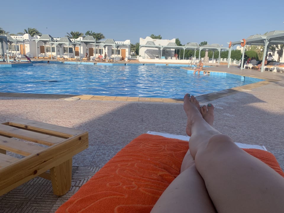 Pool Menaville Safaga