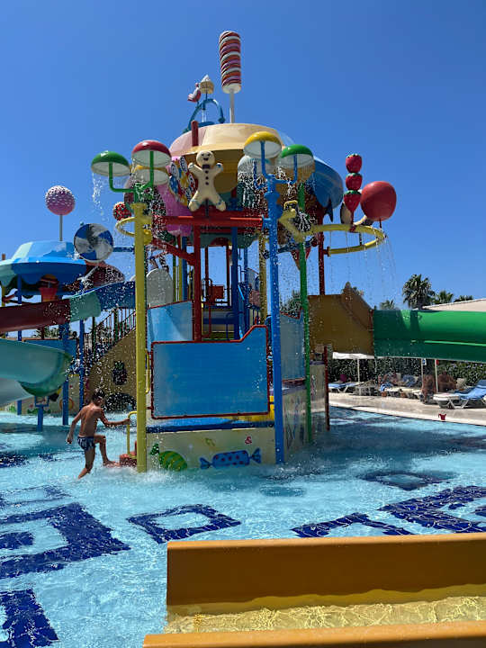 Pool Saturn Palace Resort Hotel