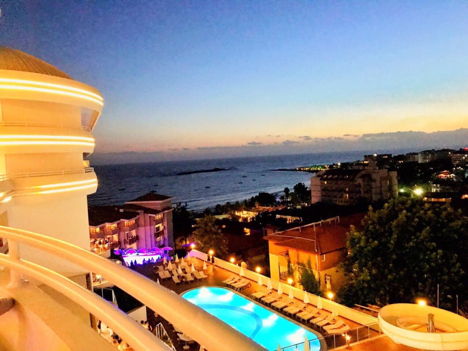 Ausblick Laguna Beach Alya Resort & Spa Hotel