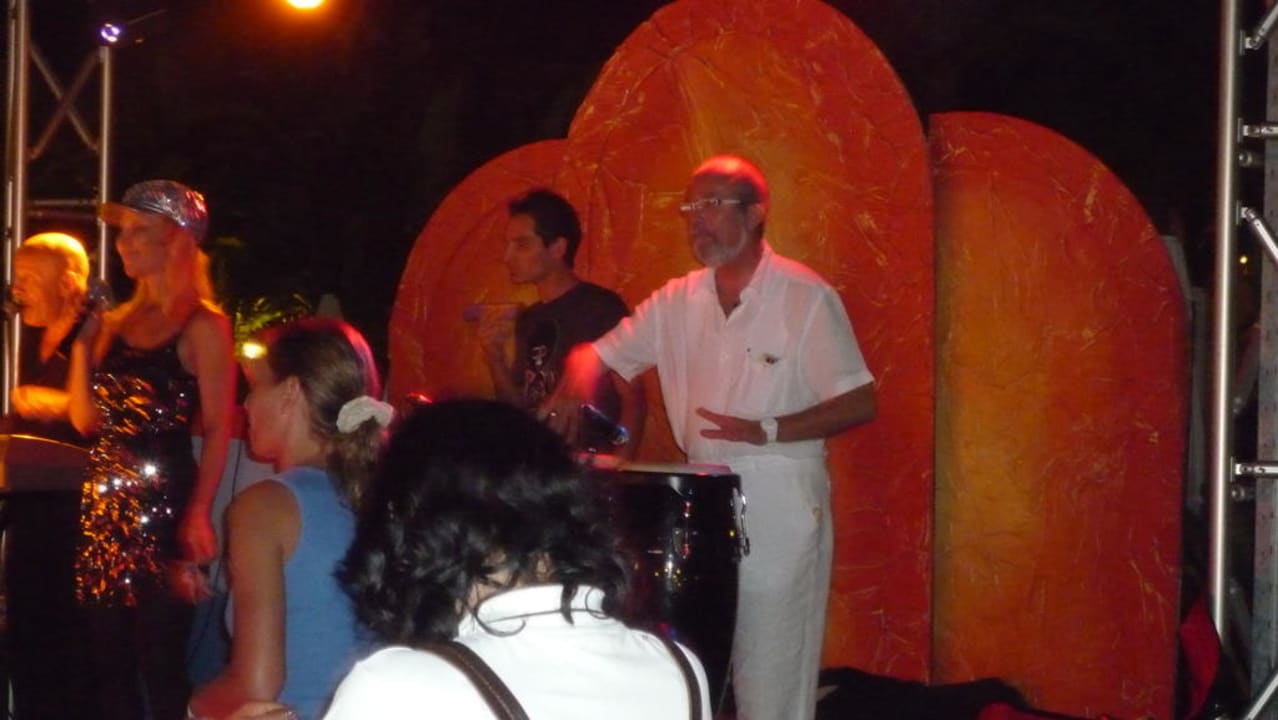 Live-Musik an der Poolbar Sunis Kumköy Beach Resort Hotel & Spa