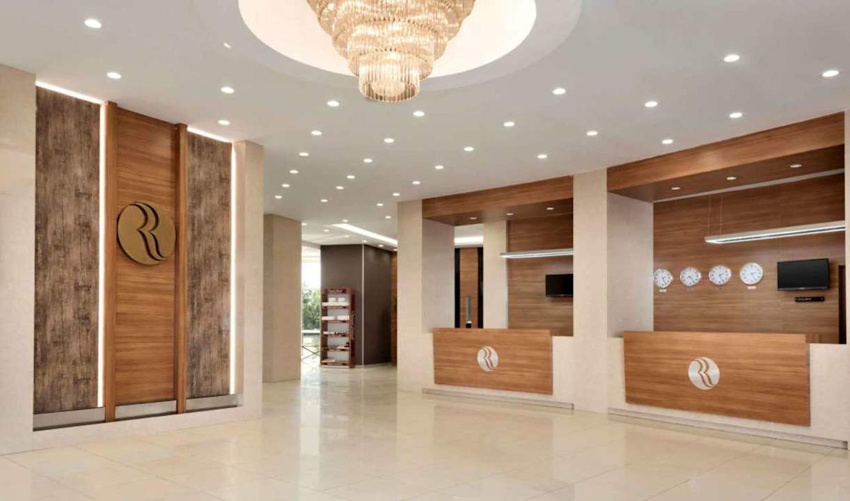 Lobby Ramada Hotel & Suites by Wyndham Edirne
