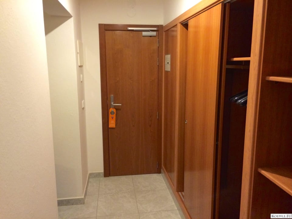 Eingang Hotel Osiris