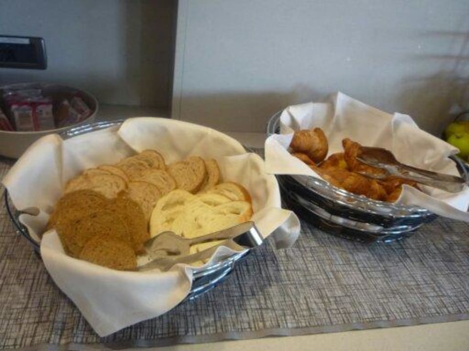 Brot und Croissants Kairos Garda Hotel