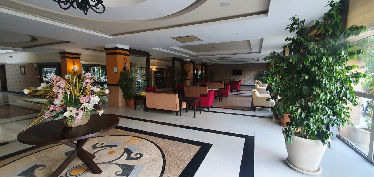 Lobby Can Garden Resort
