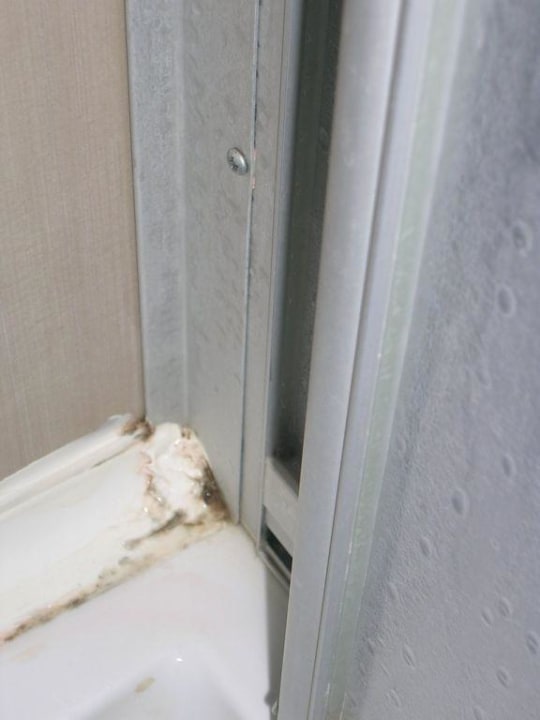 Schimmel in der Dusche  Side Alegria Hotel & Spa - Adults only +16