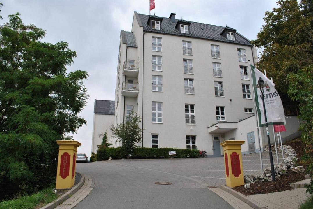 Seitenansicht Zufahrt Hotel Residenz