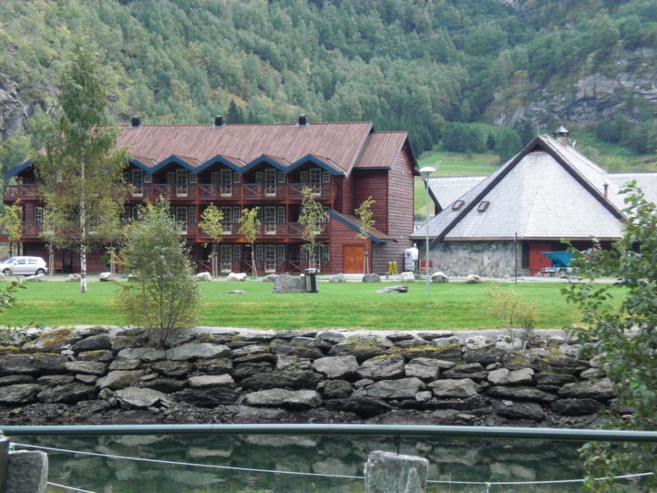 Außenansicht des Hotels Flåmsbrygga Hotell