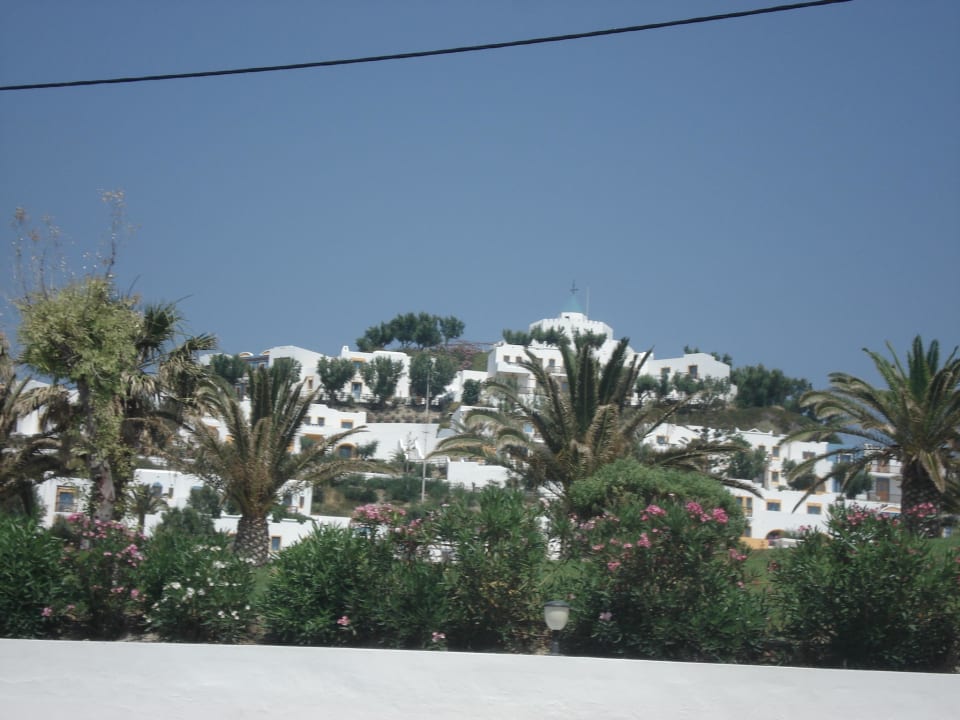 Vom Strand die Hotelansicht Lagas Aegean Village