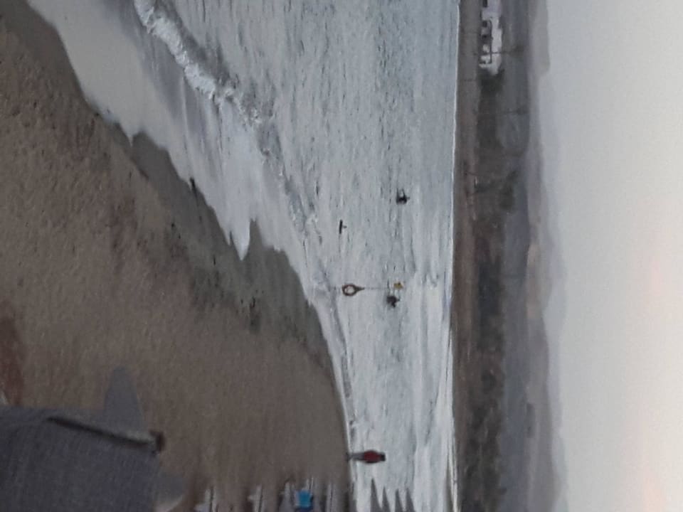 Gefährlicher Übergang zum Kiten Three Corners Equinox Beach Resort