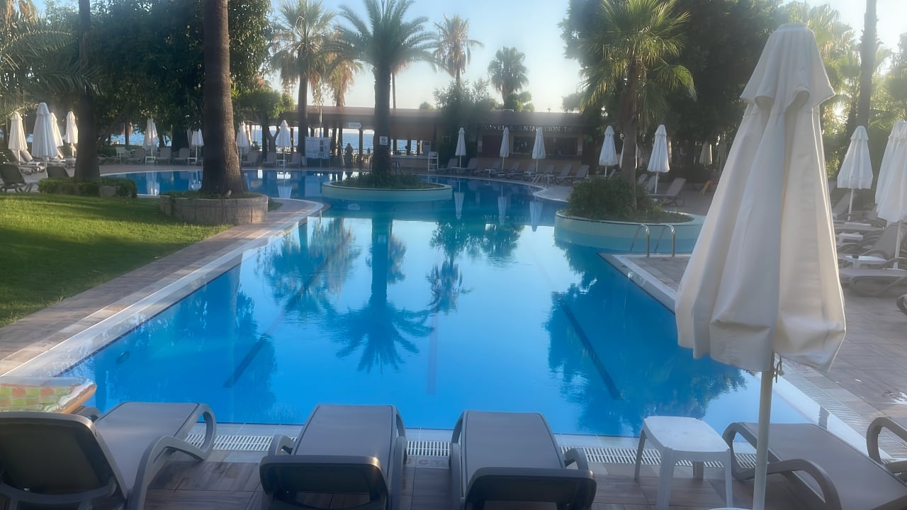 Pool Hotel Grand Side