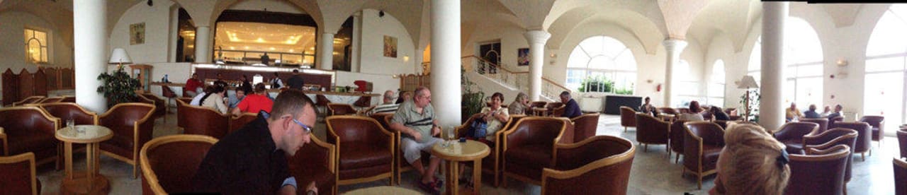 Tagesbar und Abendanimation Hotel El Mouradi Palm Marina