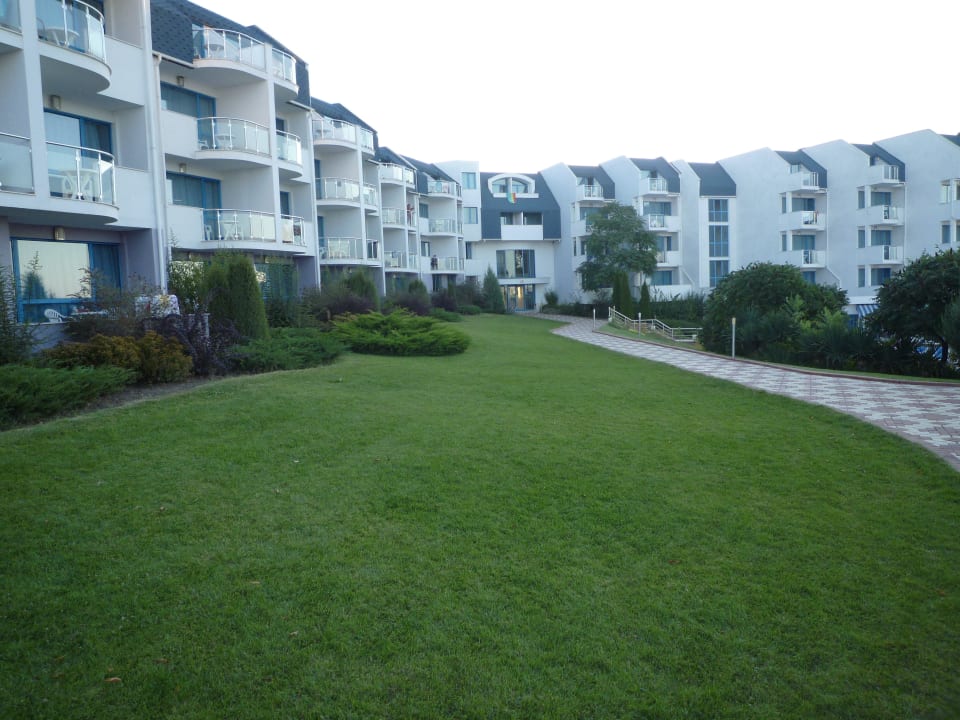 Gepflegte Anlage Hotel Sineva Beach