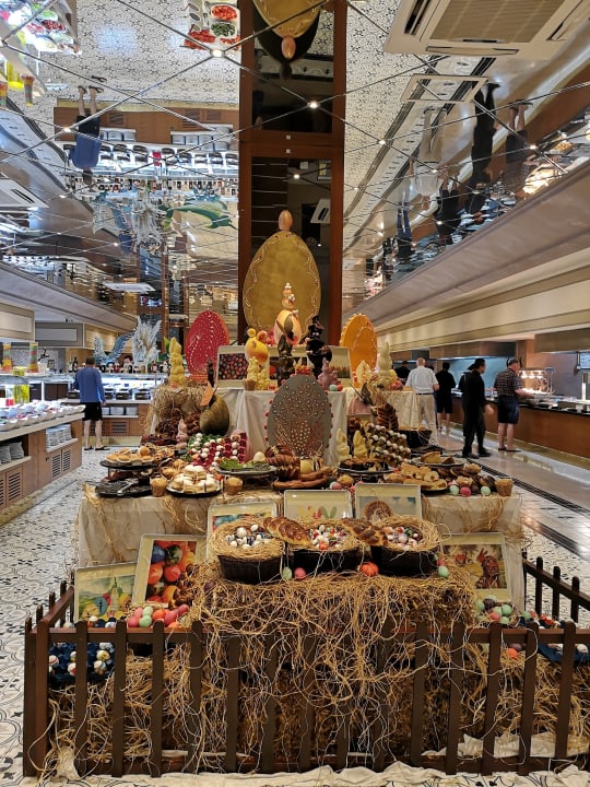 Gastro Royal Holiday Palace