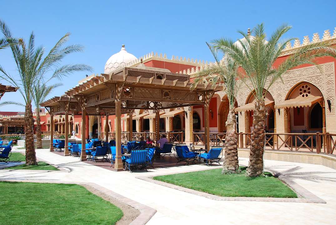 Alejka restauracji Pickalbatros Alf Leila Wa Leila Resort - Neverland Hurghada