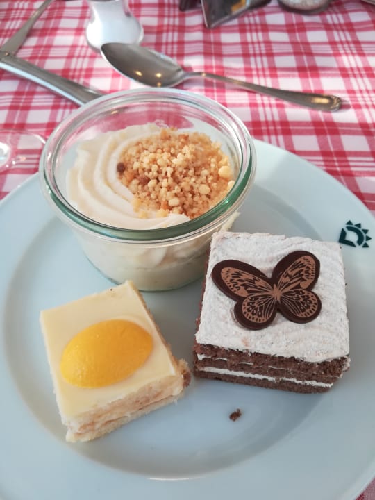 Gastro Valentin Grand Park Suite Hotel