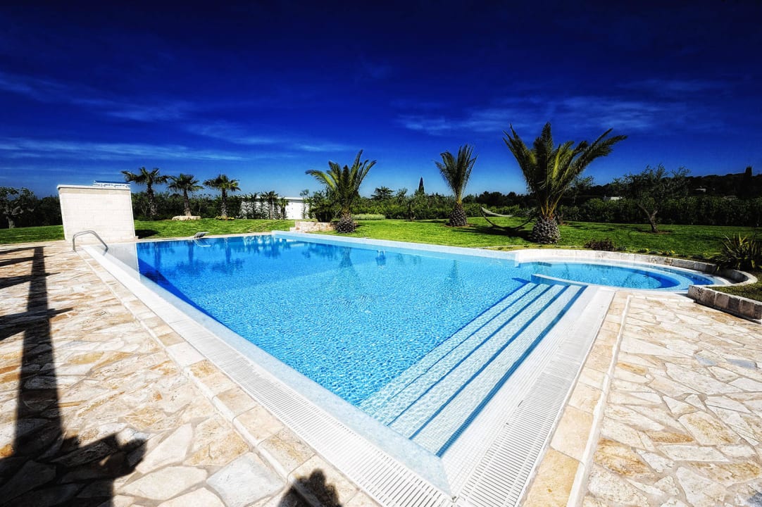 Our beautiful outdoor swimming pool Tenuta Nicla
