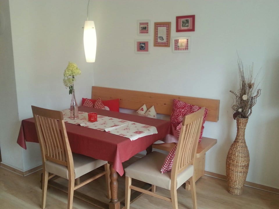 Ap. Enzian Esstisch Haus Schmetterling