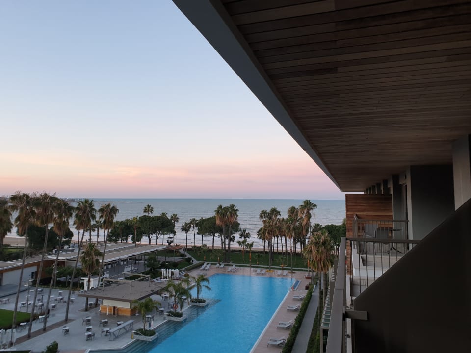 Ausblick Acanthus Cennet Barut Collection