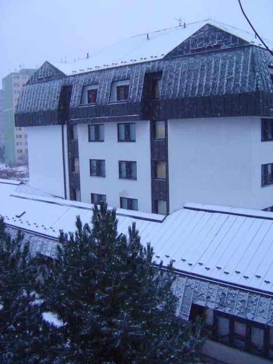 Hauptgebäude Hotel Globus