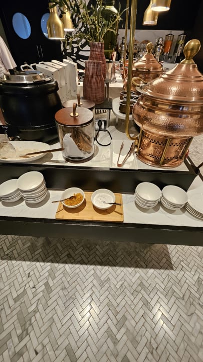 Gastro Rose Rayhaan by Rotana