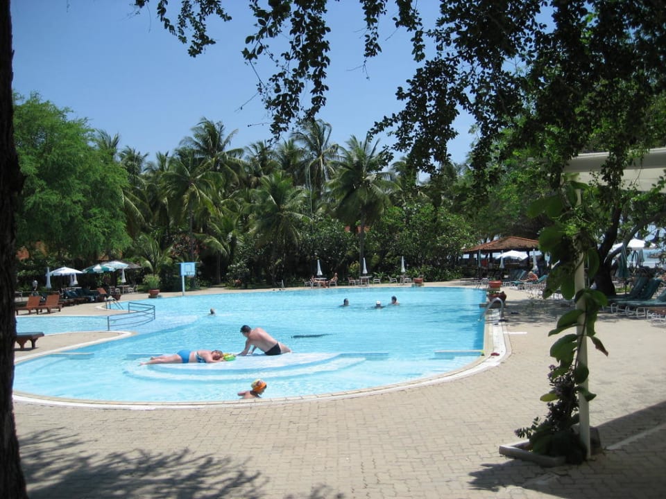 Schöner Pool Hotel Regent Chalets