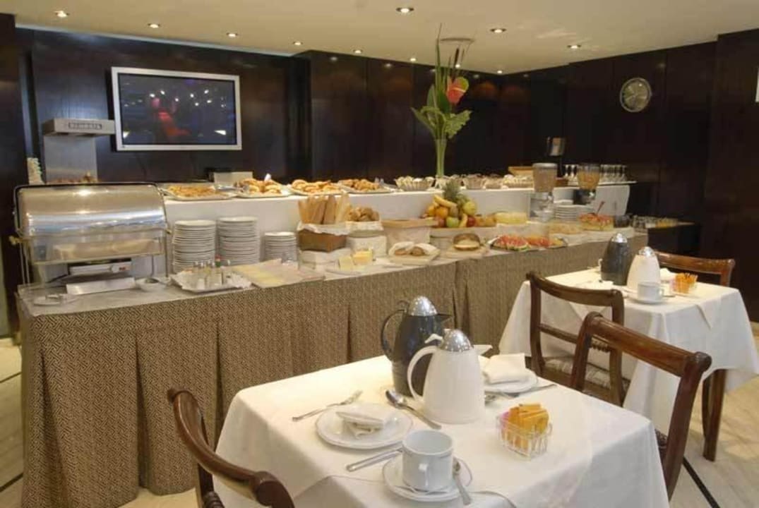 Desayuno buffett americano Bisonte Palace Hotel