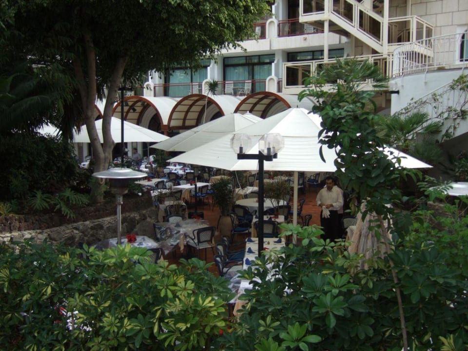 Speisen auf der Terrasse Seaside Hotel Sandy Beach