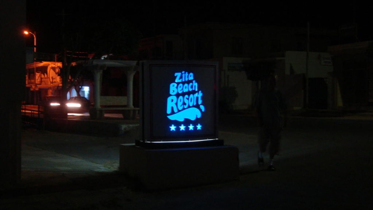 Zita Beach - Einfahrt Zita Beach Resort