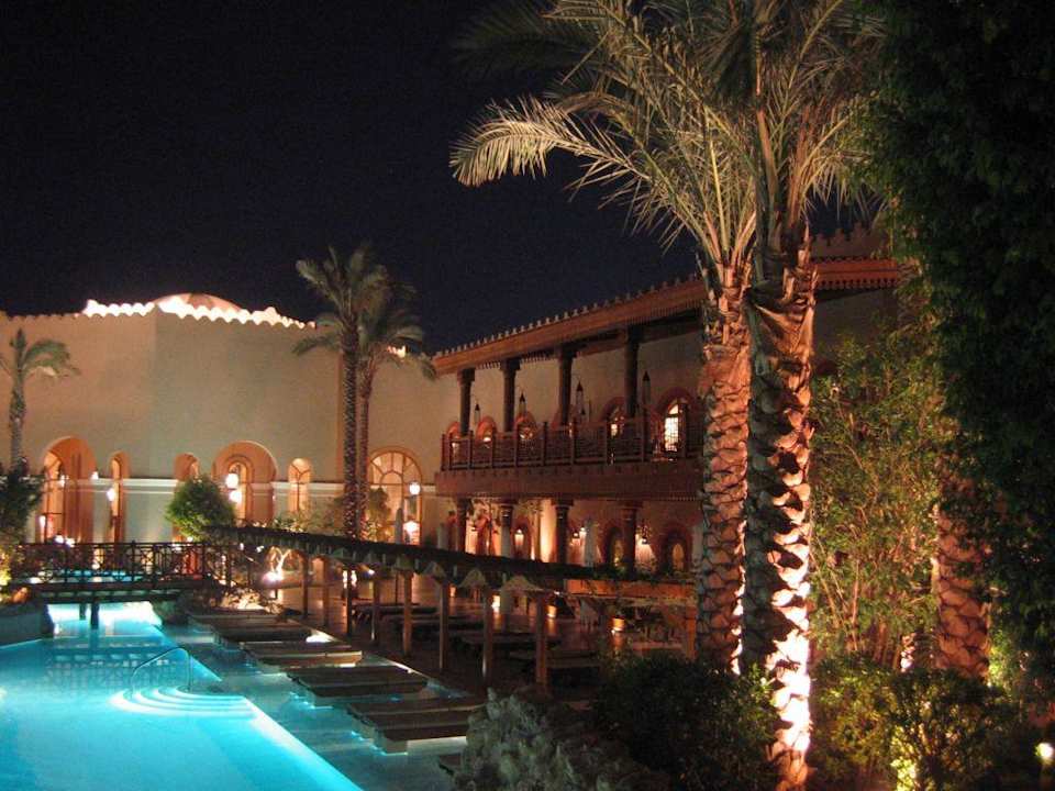 Restaurant by nignt Ghazala Gardens