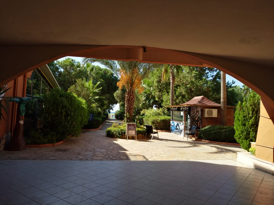 Gartenanlage Club Turtas Beach Hotel