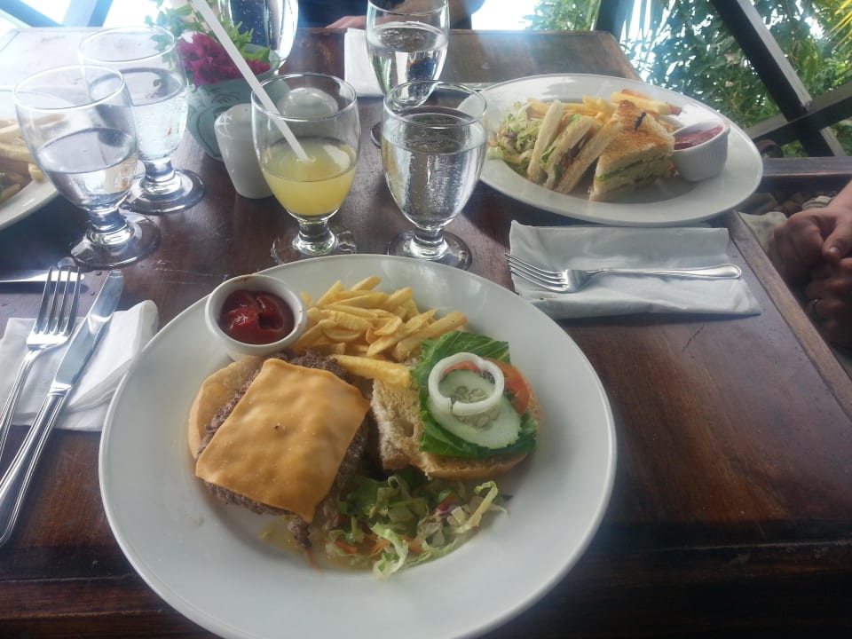 Mittagessen Cocos Hotel Antigua