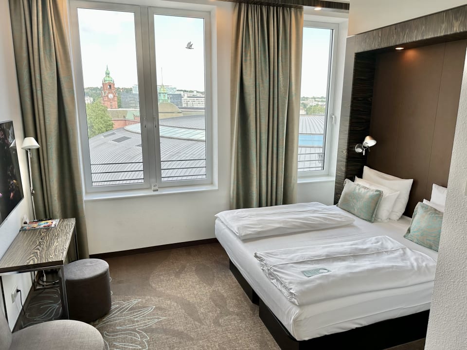 Zimmer Motel One Wiesbaden