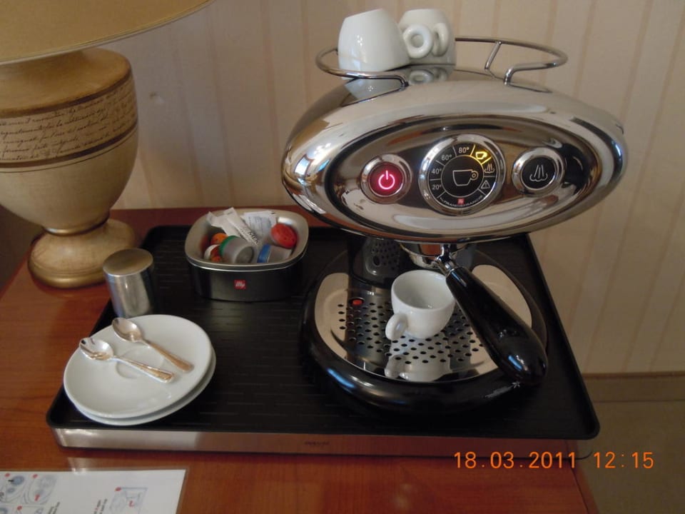 Kaffeemaschine im Zimmer Le Méridien Grand Hotel Nürnberg