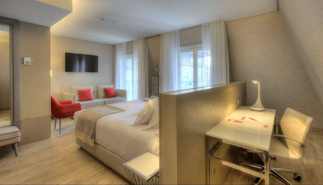 Room NH Collection Porto Batalha