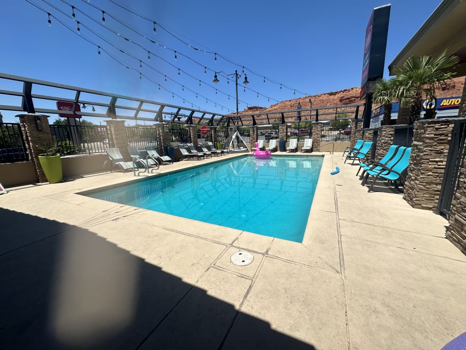 Pool Aiden by Best Western @ St. George