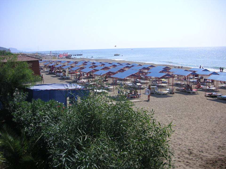 Am Strand Club Turtas Beach Hotel