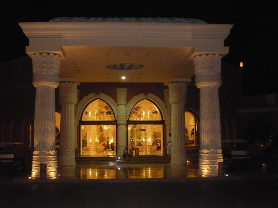 Sehr schöner Haupteingang Sentido Caribbean World Soma Bay