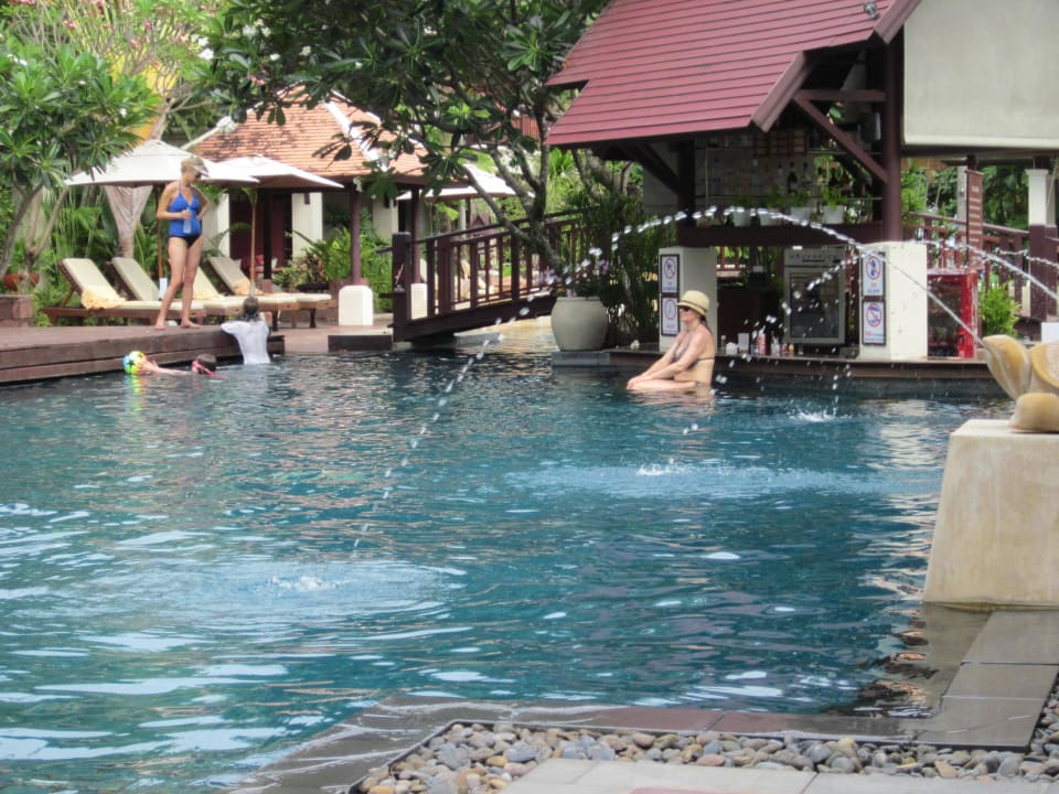 Relaxpool Chaweng Regent Beach Resort