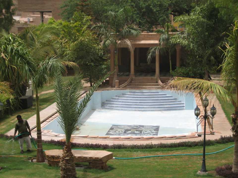 Der leider leere Pool Hotel Ranbanka Palace