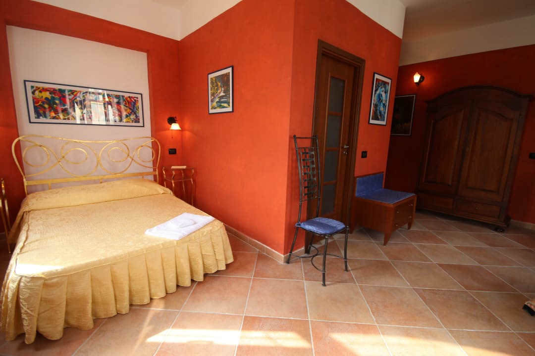 Camera 106 Sir.John Pension Vila Romeo & Juliet