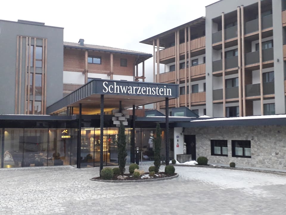 Außenansicht Hotel Schwarzenstein